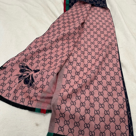 Gucci Pink and Navy GG Scarf with Bee Motif - Picture 3 of 5